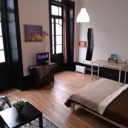 Hostel Astronauta דירה *
